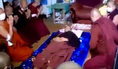 Video of a Buddhist Monk Dying Consciously