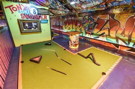 Rey del pollo the chicken kings restaurant/cafe 77075 houston. » Wacky indoor crazy golf for adults is a big hit
