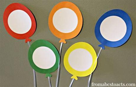 There are a million ways for toddlers and preschoolers to learn colors both in real life and with simple printables and activities. Balloon Color Matching for Preschoolers | From ABCs to ACTs