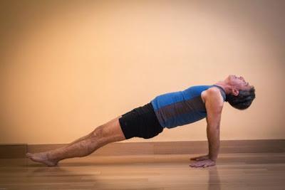 Strengthening Pose of the Week: Upward Plank Pose