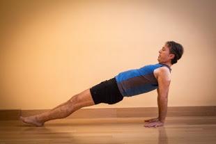 Strengthening Pose of the Week: Upward Plank Pose