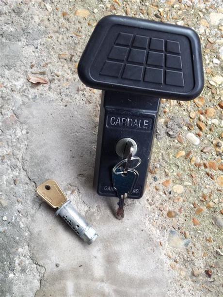 How to install a garage door slide lock | locksmith near me. Cardale garage door lock - Locksmiths Fareham - Solent ...