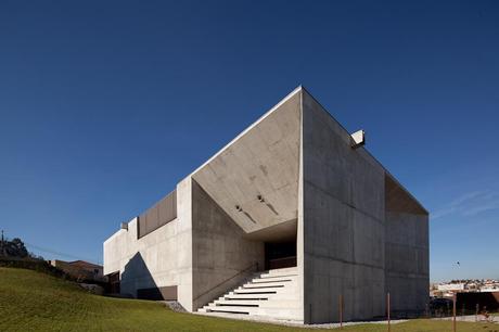 Brufe Social center by