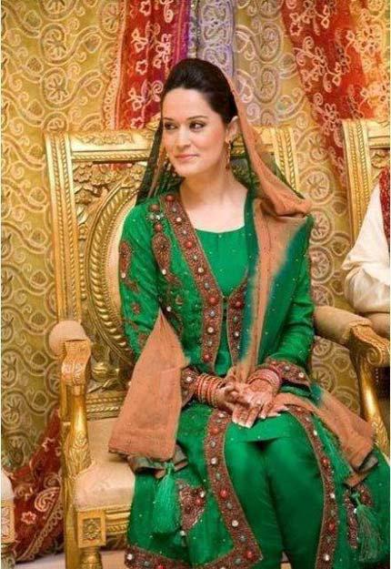 Bridal Mehndi Dresses 2012 for Pakistani Brides a Courteous Collection for Hymeneals