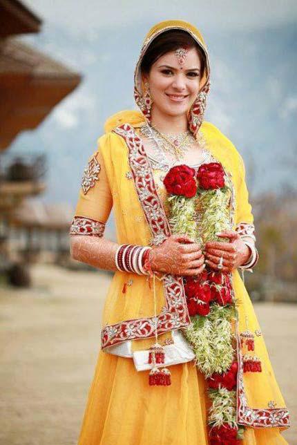 Bridal Mehndi Dresses 2012 for Pakistani Brides a Courteous Collection for Hymeneals