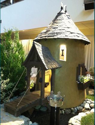 small dog house Eco Day ~ Dog House Designs and Which Would You Choose? HomeSpirations