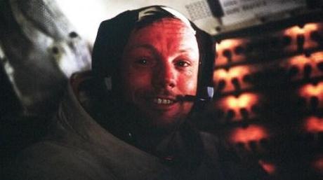 Pioneering astronaut Neil Armstrong dies aged 82