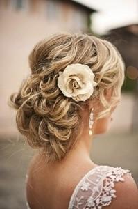Versatile Wedding Hair Accessory Ideas that Work for Every Bride