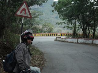 59) Madhugiri trek & Nandi hills: (20/7/2012)