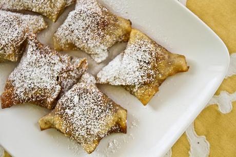 crispy biscoff wontons