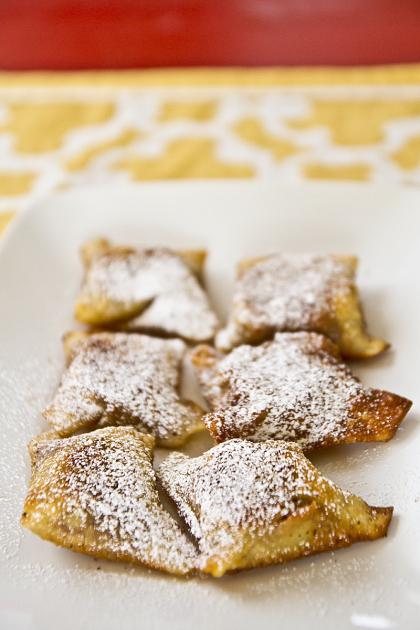 crispy biscoff wontons