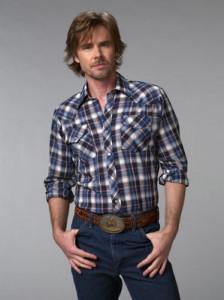 Sam Trammell as Merlotte Season 2 blue plaid shirt