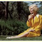anna-paquin-blonde-wig-v-magazine-01