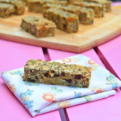 Dried fruits and seeds bars