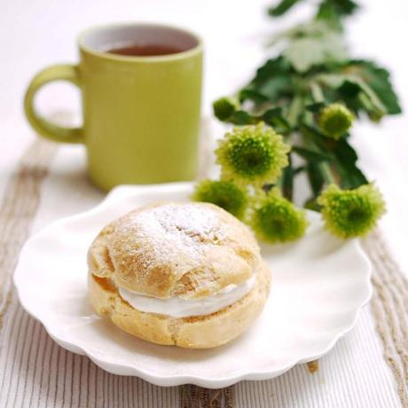 Durian Cream Puffs