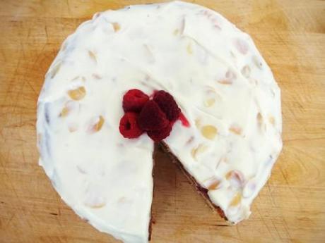 Raspberry almond cake with mascarpone cream icing