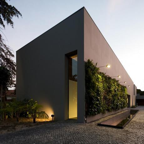 Casa del Curto by Guidotti architetti highlighted _ House in Estoril