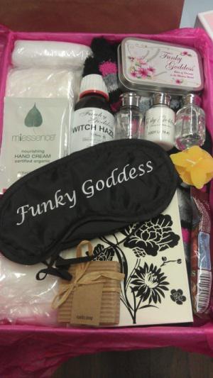 motherhoodGiftPack The Funky Goddess Exposed