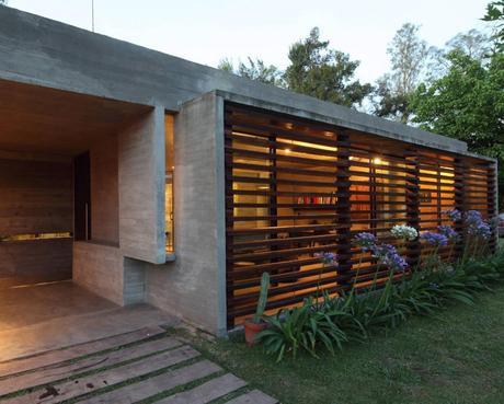 BA House by BAK Arquitectos