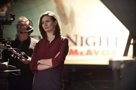 THE NEWSROOM Emily Mortimer 670x445 Emily Mortimer standing by her British roots for L.K.Bennett.