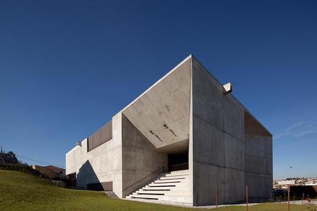 Brufe Social Center by Cerejeira Fontes Arquitects