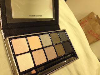 [REVIEW] Victoria's Secret The Nakeds Eye Kit