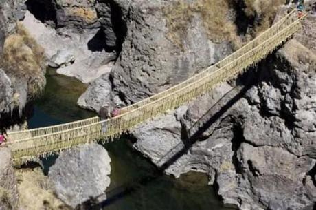 Inca Rope Bridge e1347467550556 9 Dodgiest Looking Bridges in the World
