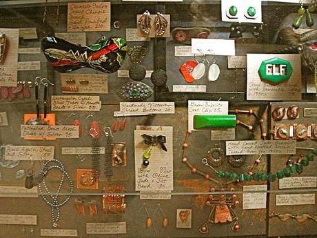 Estate Sales – The Jewelry Hunters’ Paradise