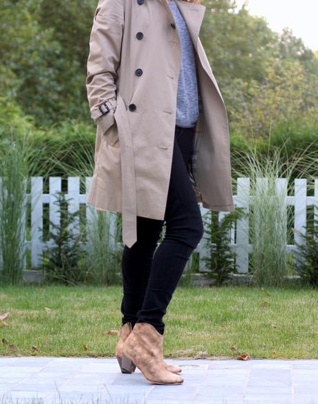 The classic trench coat and the gold boots.