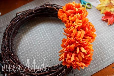 Fall Mum Wreath