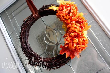 Fall Mum Wreath