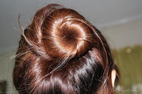 The Perfect Bun in 4 Easy Steps