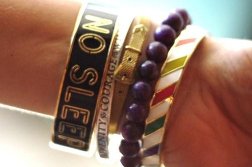 How to be a Hot Mom, {and still take the kids to soccer practice}.