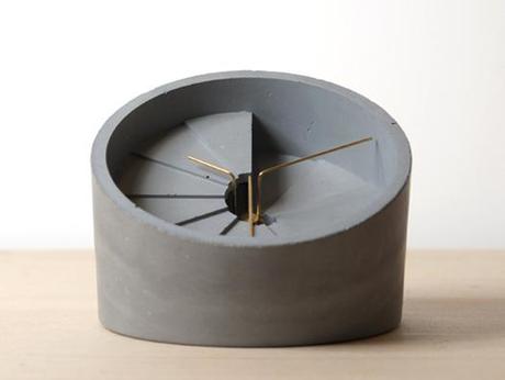 4TH DIMENSION TABLE CLOCK BY SEAN YU AND YITING CHENG