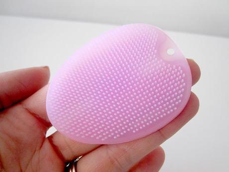 Review: Daiso Face Washing Brush