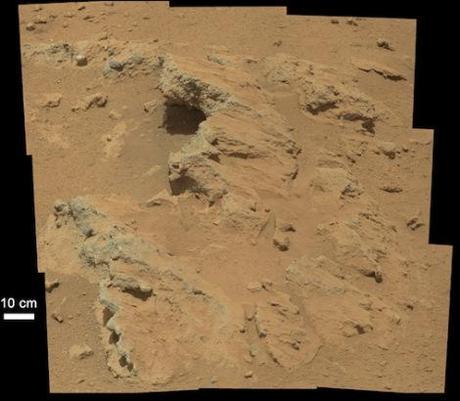 Curiosity finds ancient streambed on Mars