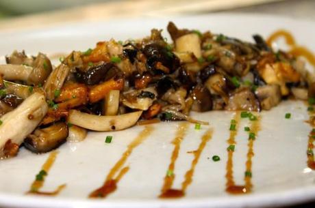 eat like a local, mushroom tapas at La Boqueria in Barcelona Spain