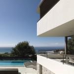 Balcony Over Bronte by Luigi Rosselli Architects