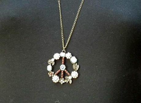 Neckalce with Flower Pendant and Stones
