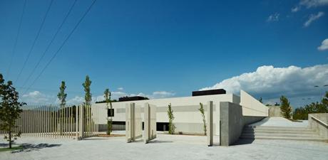 Kindergarden, Primary and Secondary School “Les Vinyes” by MMDM Arquitectes S.C.P.