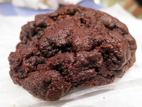 EAT: Levain Bakery – World’s Best Cookies in Manhattan, NY