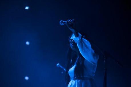 JackWhite HildaPellerano13 550x366 JACK WHITE PLAYED RADIO CITY MUSIC HALL [PHOTOS]