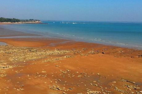 Northern Territory photos - red sand beach in Darwin