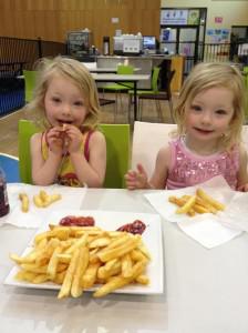 Happy Girls with some hot chips. Finally. Although we waited forever the kids did not eat as much as I thought. Maybe they were not hungry after the long wait!