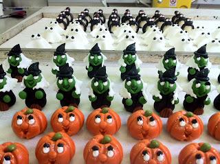 Halloween Ghosts Ghouls and err CAKE!!