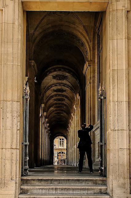 PARIS STREETS;  ROMANCE, CLICHES AND LOST GIRLS!!