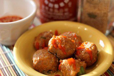 Secret Recipe Club Turkey Sriracha Meatballs