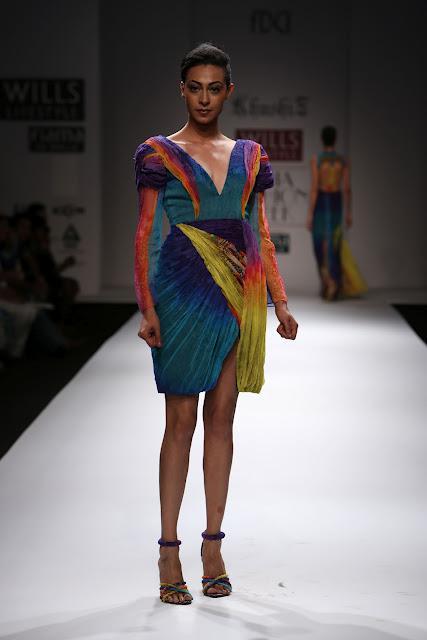 Khushi Z displayed her underwater life collection i WIFW S/S 2013