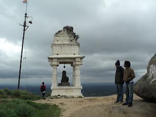 61) Savandurga trek & Manchanbele: (30/8/2012)