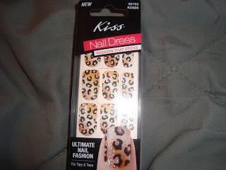 Nail look of the day using Kiss nail dress